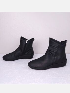 Arcopedico Ankle Boots L19 Black Vegan Water Resistant Booties
